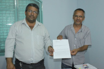 Nivaldo da Silva Presidente e José Cleonildo Dias Sec Geral do Sintiespav com a decisão judicial