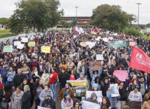 #TsunamiDaEducação mega protestos abrem alas para a Greve Geral