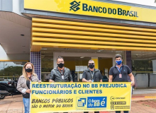 Bancários protestam contra reestruturação do Banco do Brasil em Campo Grande